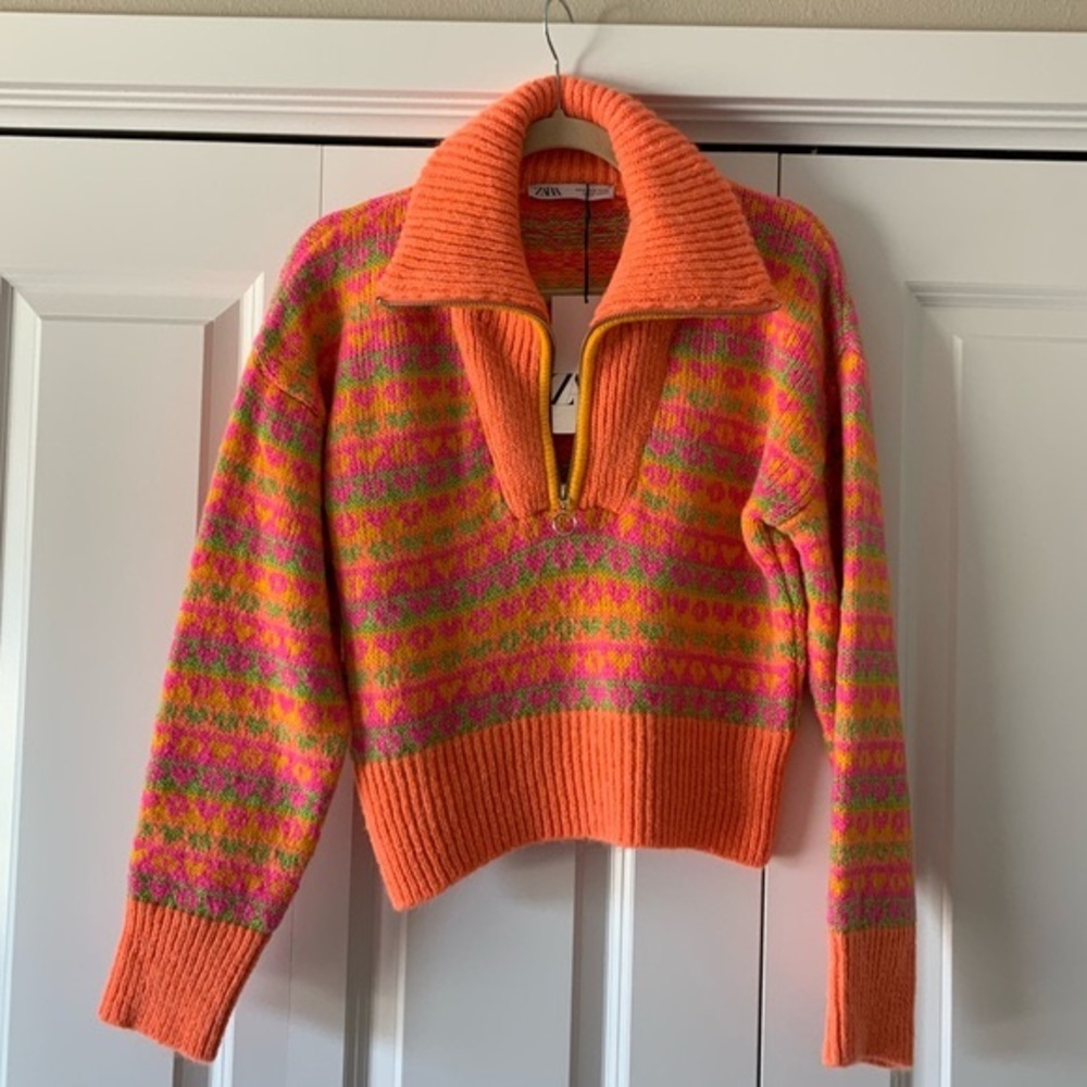 ZARA 80s retro print zip up sweater blogger insta favorite